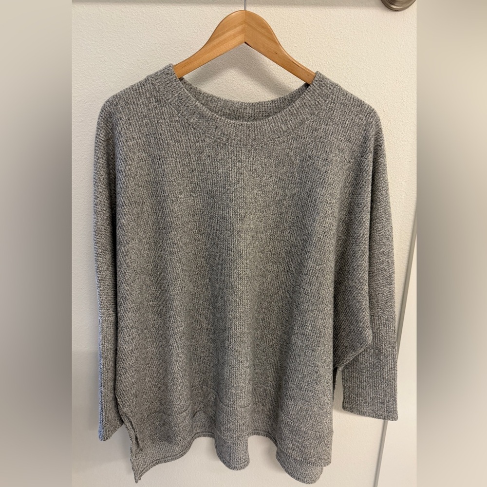 Talulah - Cozy Oversized Gray Knit Sweater with Dolman Sleeves. Size M - Picture 7 of 12